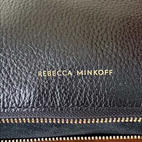 Rebecca Minkoff  leather Crossbody bag  black/gold tone expanding sides & bottom - Picture 16 of 17